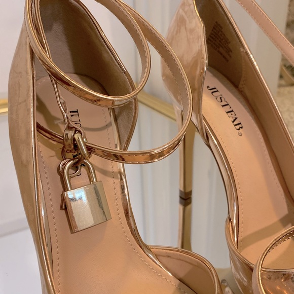 Heels - Picture 3 of 3